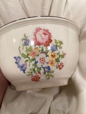 Homer Laughlin  1952 Crossstich Floral Pattern Kitchencraft Mixing Bowl
